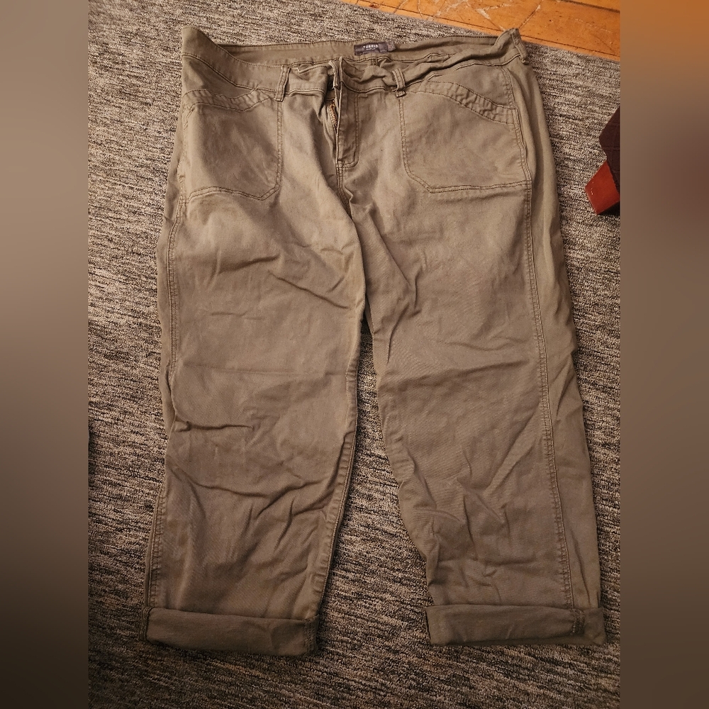 Torrid green cropped pant sz 22